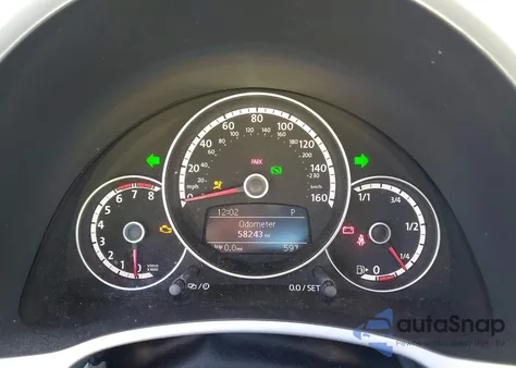 2013 Volkswagen Beetle 2.5L z USA, uszkodzony, nr VIN 3VWJP7AT8DM660482